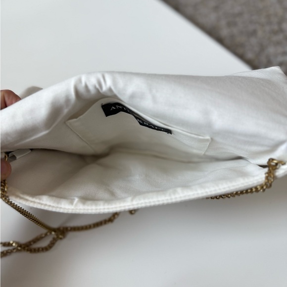 Antik Kraft White Beaded Bride Clutch Bag with Gold Chain - Picture 5 of 8